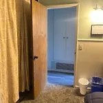 Comfy Cozy Room On Quiet Cul-De-Sac
